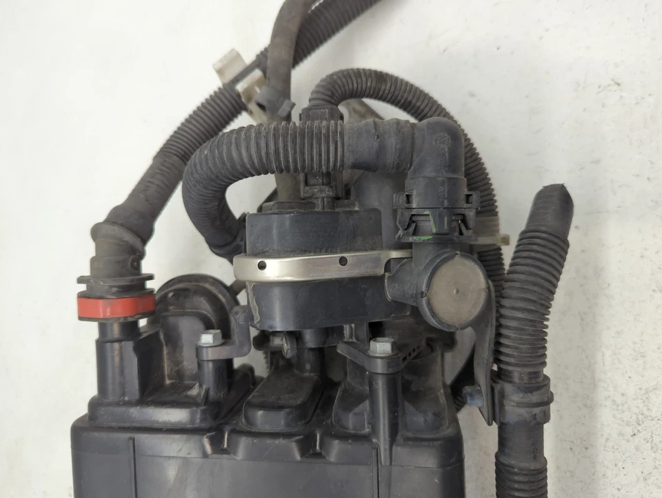 Toyota Corolla 2010 bote de carbón de vapor de combustible CU9VH Foto 4 de 4