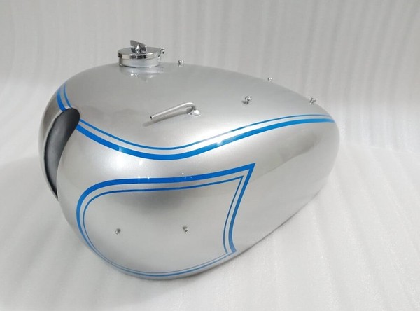 Triumph 5T Speed Twin Kraftstofftank Aus Stahl Mit Tankdeckel Silber, Lackiert-image