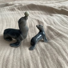 2 Vintage Metzler Ortloff Seal  figurines Germany 7665 and 7667