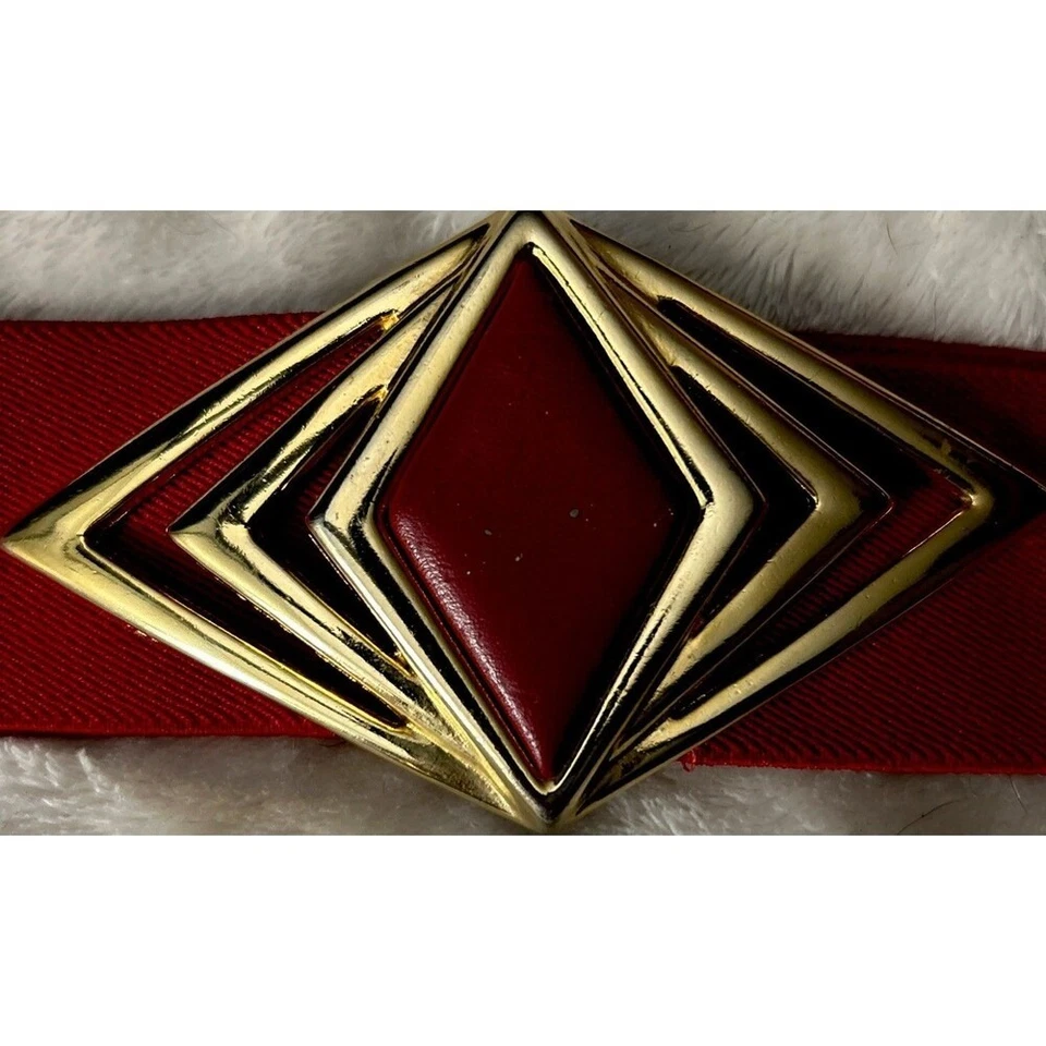 Vintage Nan Lewis Red Elastic Belt Ornate Diamond Medallion Gold 80's Statement - Image 3 of 4