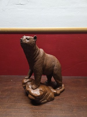 Red Mill Manufacturing grizzly bear figurine, pecan shells & Resin Vintage 1988