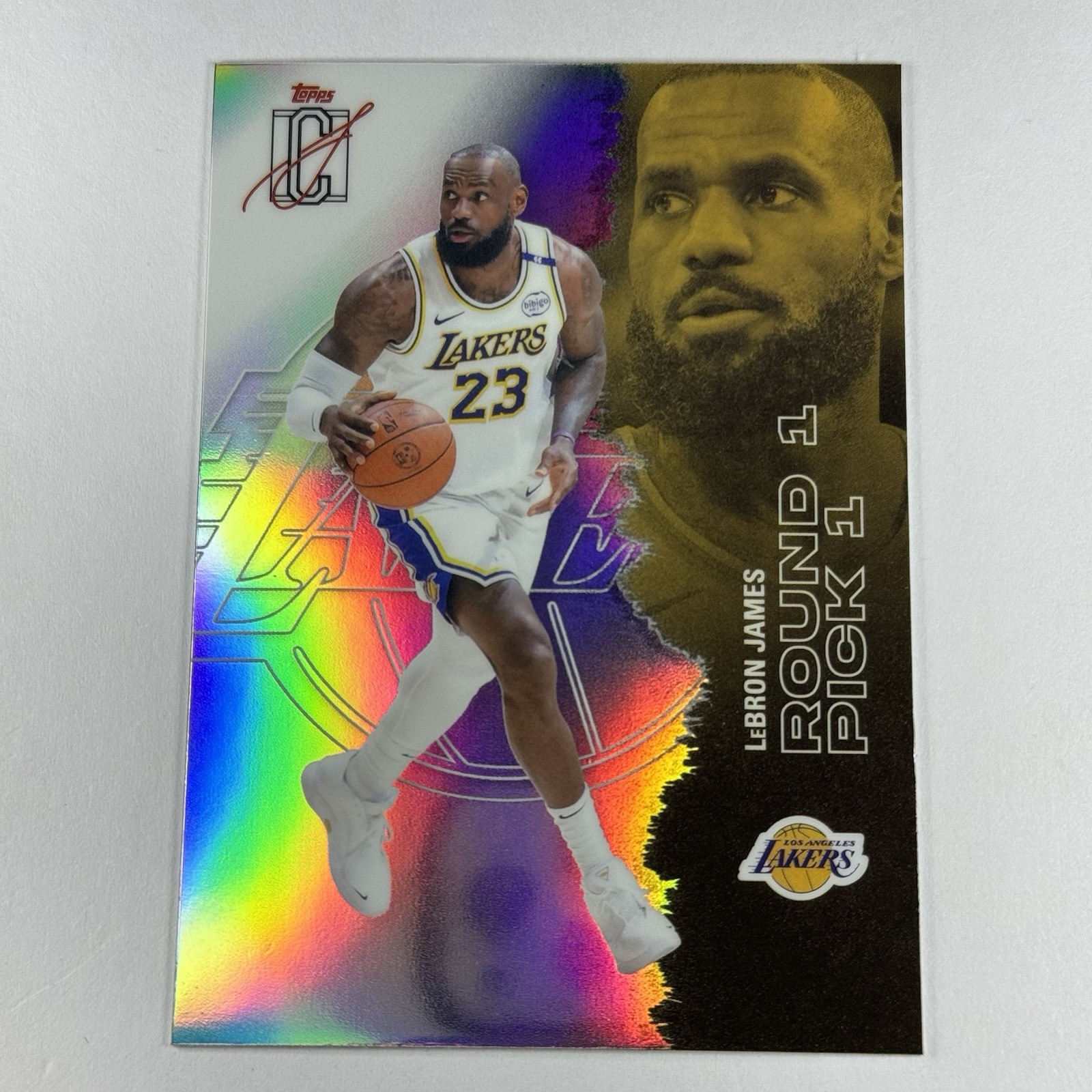 Topps 2025-26 LeBron James Round 1 Pick 1 Refractor #51 Lakers
