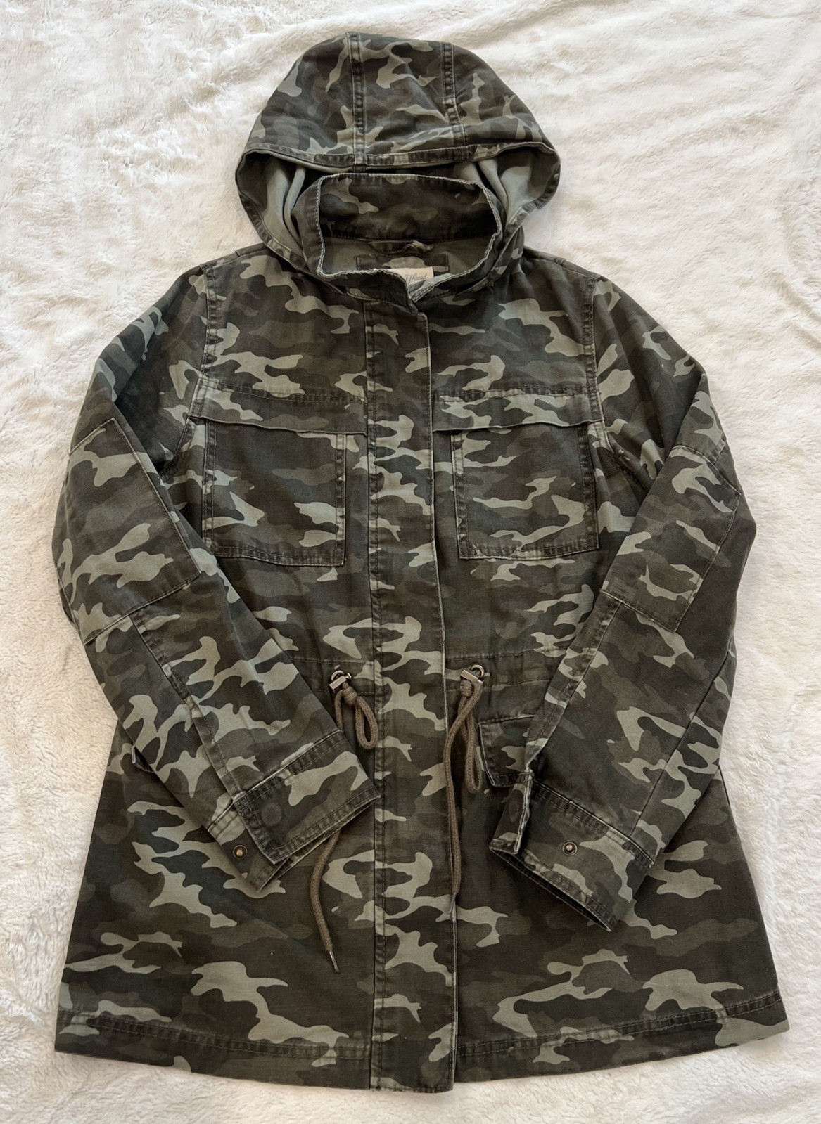 Universal Thread Women's Camo Jacket Small - image 1