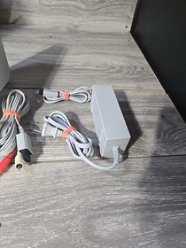 Nintendo Wii RVL-001 White Console Bundle w/Cables, Sensor & Controller [Tested]