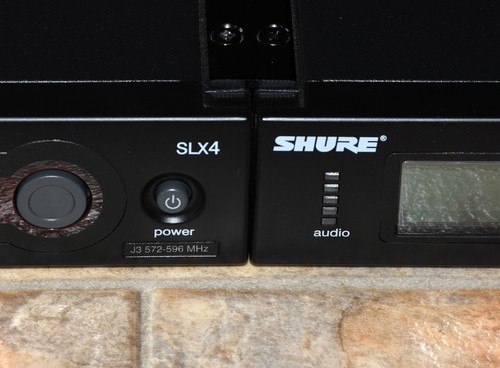 2 Shure SLX4 J3 572-596 MHz Wireless Microphone Receivers with Antennas + 1 PSU - Picture 9 of 10