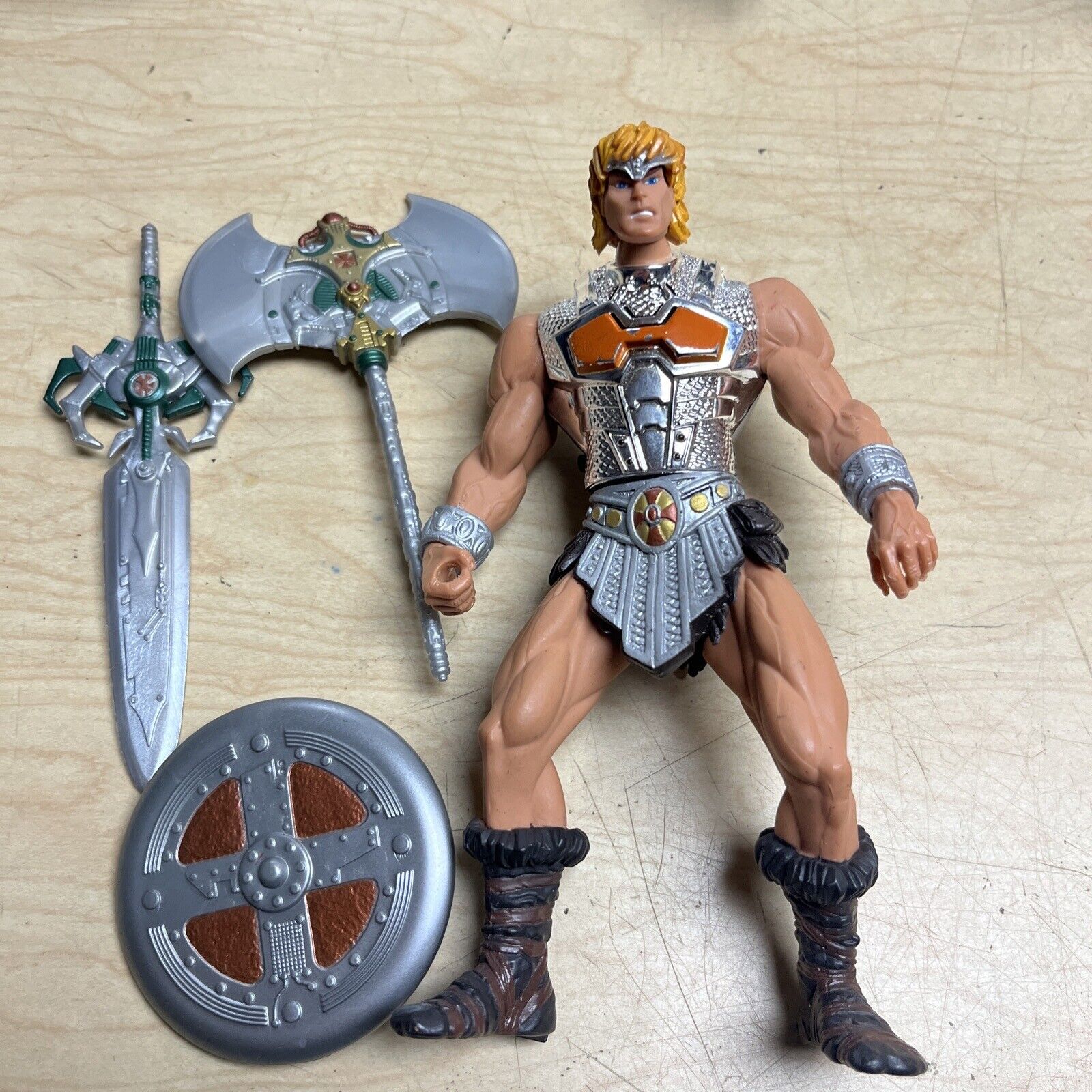 Mattel Masters of the Universe Battle Sound He-Man Armor Silver 200x