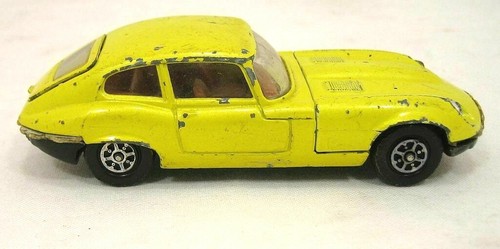 Vintage Corgi V12 Jaguar Diecast Car 1:48 Model Yellow whizzwheeles E Type 2 + 2 - Picture 2 of 12