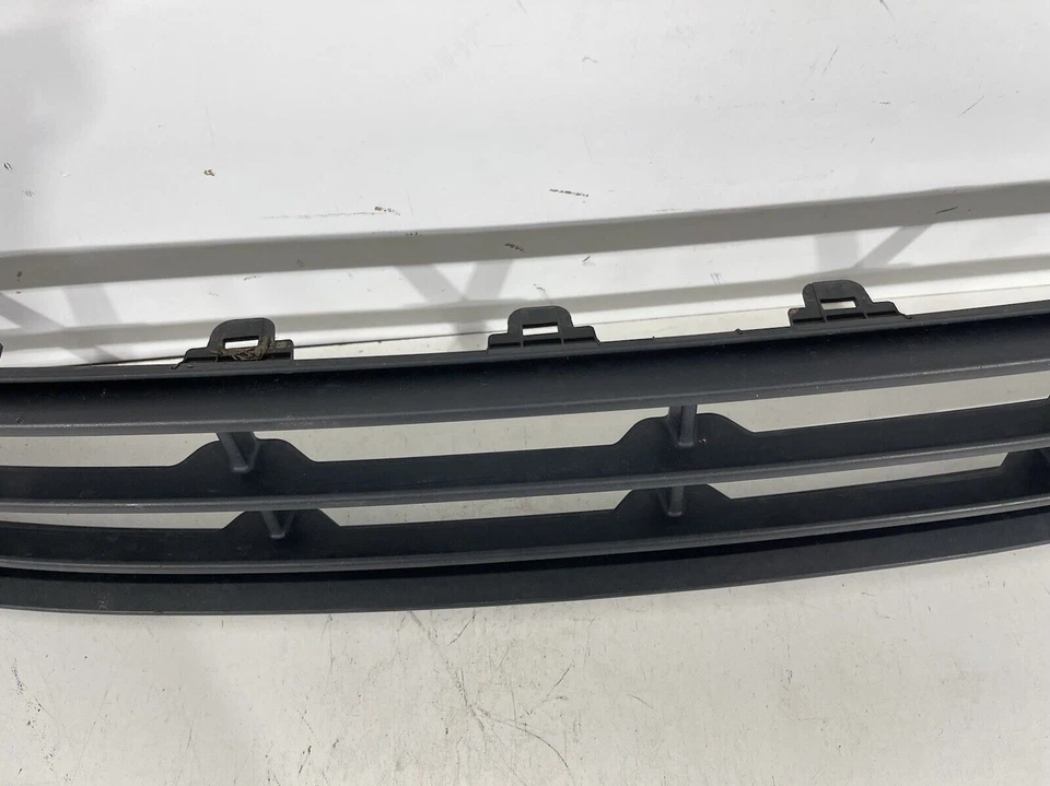 2016-2017 Mitsubishi Outlander Sport Front Bumper Lower Grille OEM Foto 3 de 4