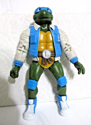 2022 Viacom Ninja Turtle Leonardo Figure