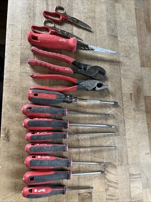 Milwaukee Multi-Tip Forged Shanks Wire Bending Screwdriver Set w/ extras - 13PC