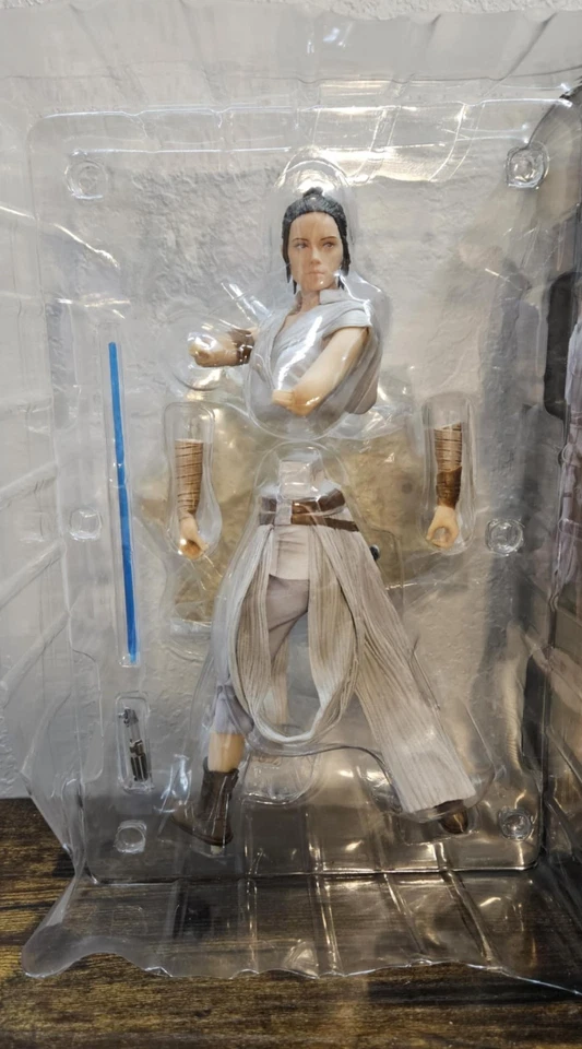 Figura Estatua Star Wars: Rise of Skywalker - REY - Kotobukiya ArtFX Escala 1:7 Foto 3 de 4