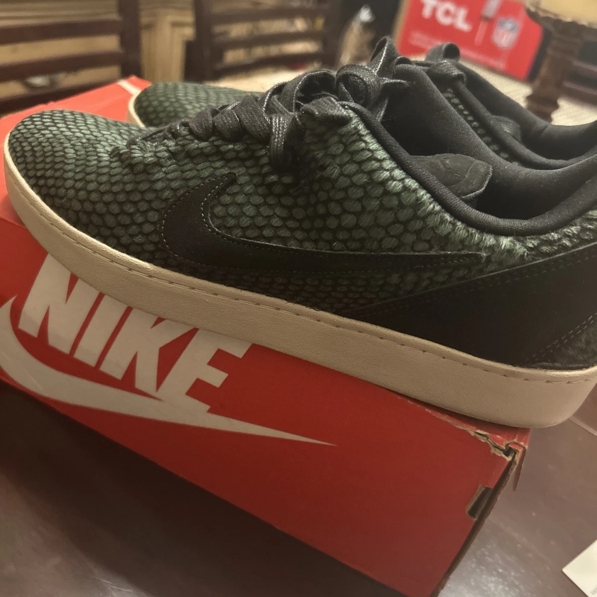 Nike Kobe 8 NSW Lifestyle LE Gorge Green for Sale  display picture 1