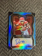 2019 Select Rookie Signatures Light Blue Prizm 07/49 Darwin Thompson Auto Sharp