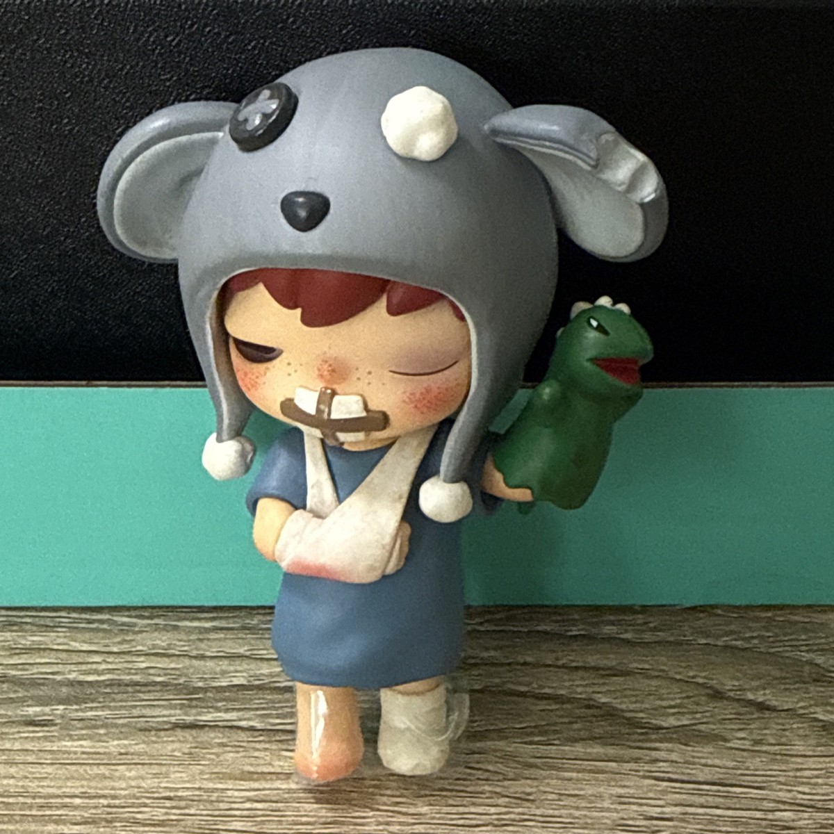 POP MART - HIRONO Mime Series - Unspoken Figure - Opened w/ Box