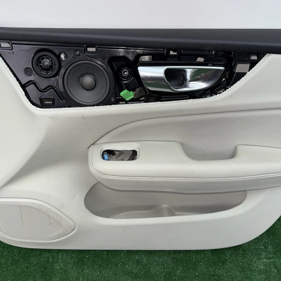 Tarjeta de panel de puerta interior delantera derecha Volvo S60 2019-2025 OEM Foto 3 de 4
