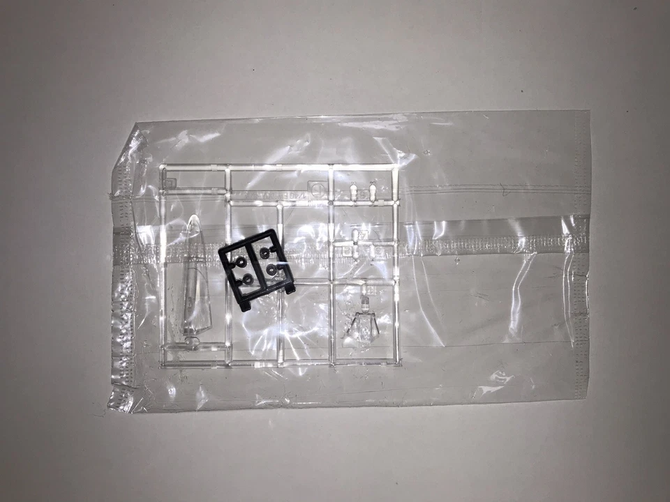 Modellino 1/48 Hasegawa 09755 Focke-Wulf Fw190A-5 con BMW 327 e Major Priller... - Immagine 4 di 4