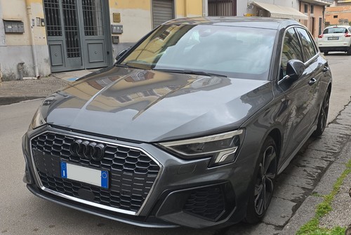 FRONT LOGO AUDI GLOSSY BLACK 249mm, A3 8Y, A4 B9, A5, EMBLEM EMBLEM RINGS - Picture 5 of 5