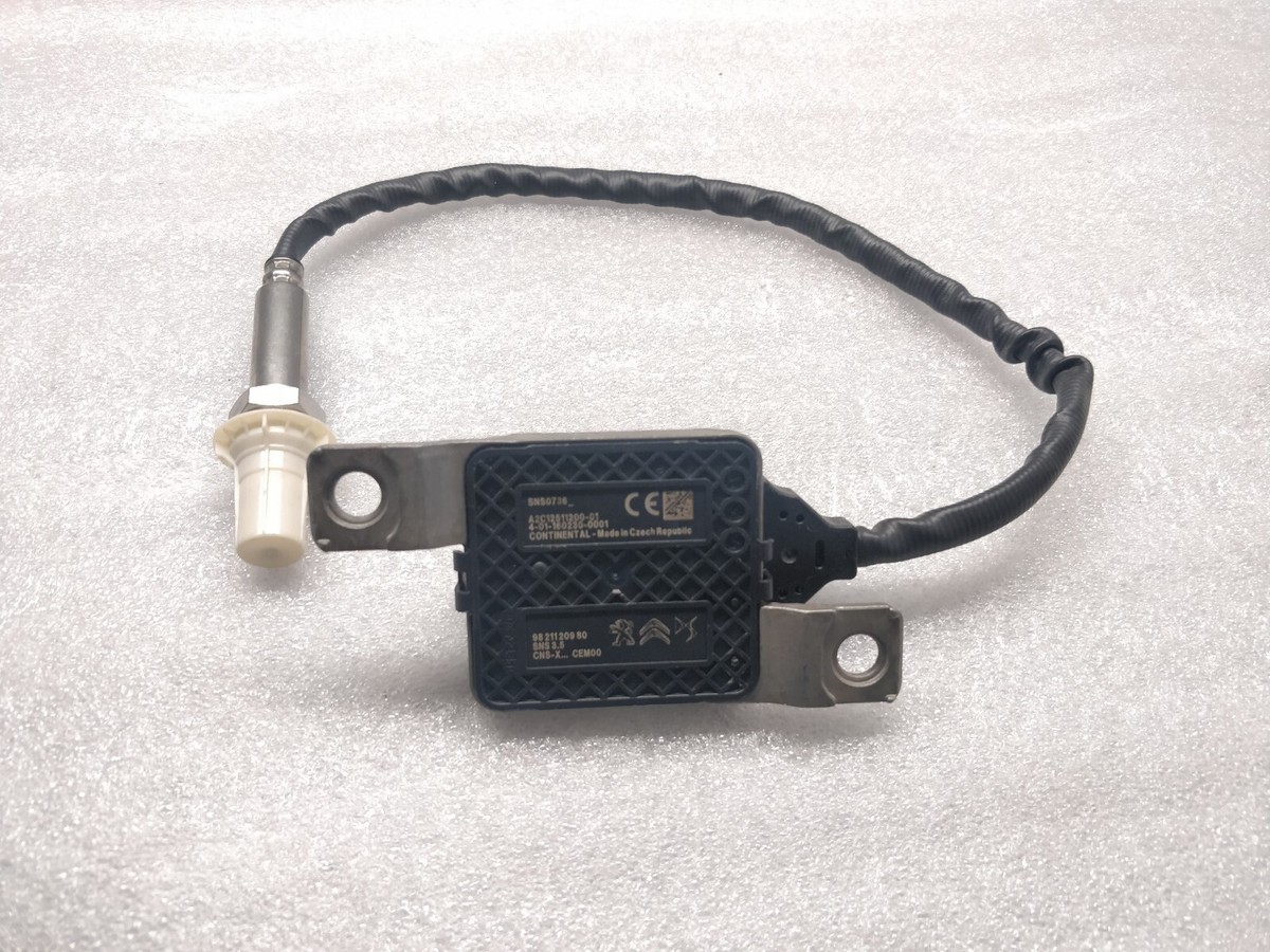メル。 0099972972 Crankcase Breather Vent Line Fitting For Benz