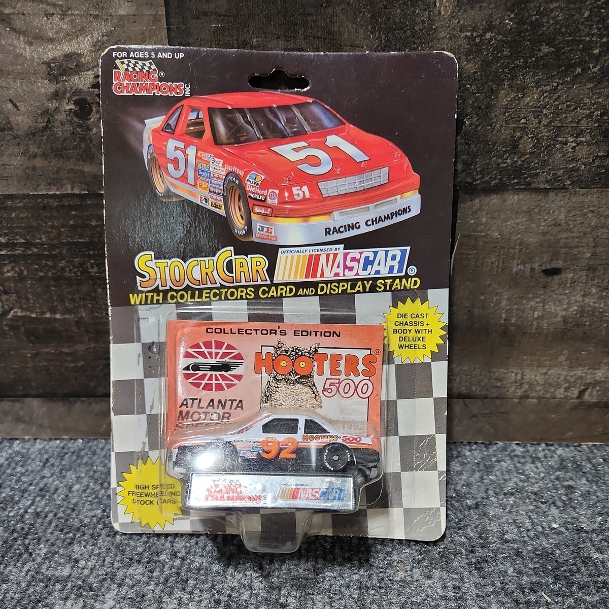 1992 Road Champs Stock Car #92 Hooters 500 NASCAR 1:64 Diecast Z11