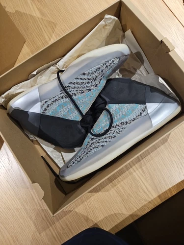 Adidas Yeezy QNTM. Scarpe da ginnastica. uomo taglia 10 5 uk