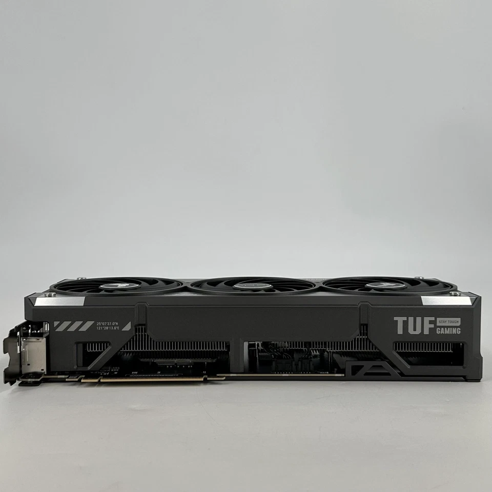 ASUS TUF GAMING OC GeForce RTX 5070 12GB RAM - Graphics Card - Excellent - Image 2 of 4