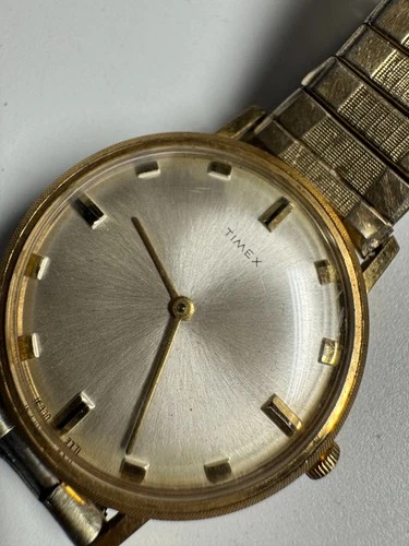 Timex Vintage 1971 33MM Wafer Thin/Super Thin Florentine Bezel Runs Good