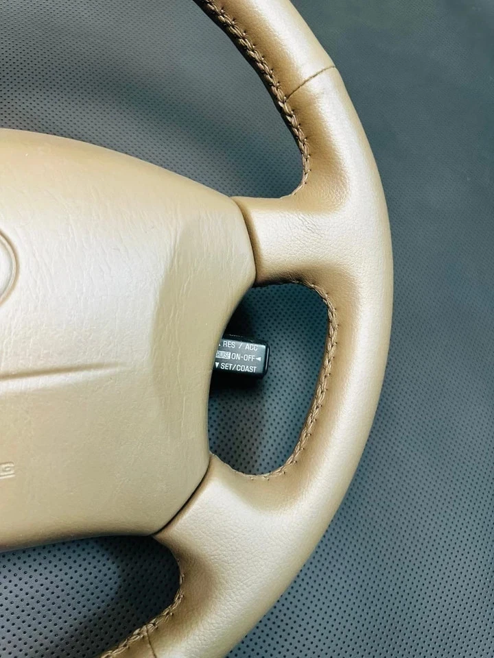 Toyota Land Cruiser 100 Series, Lexus LX470 Leather Stiched OEM Steering Wheel - Image 3 of 4