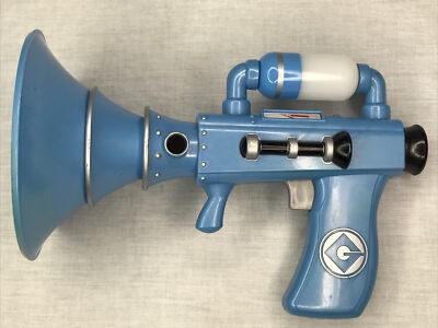 Despicable Me Minion Fart Blaster Gun Sound Light Universal Studios Thinkway Toy