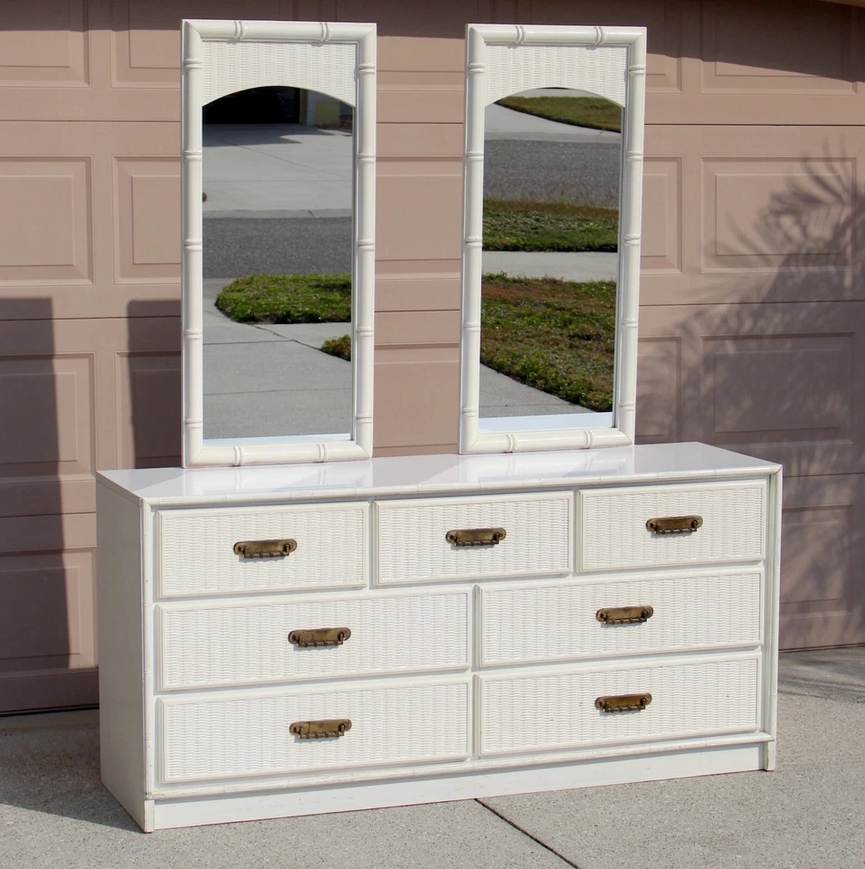 Cómoda boho vintage de bambú sintético años 70 con espejos a juego y latón Handel Foto 4 de 4