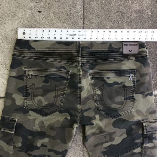 True Religion Shorts Men Size 42 Camo Green Geno Cutoff Cargo - Picture 7 of 9