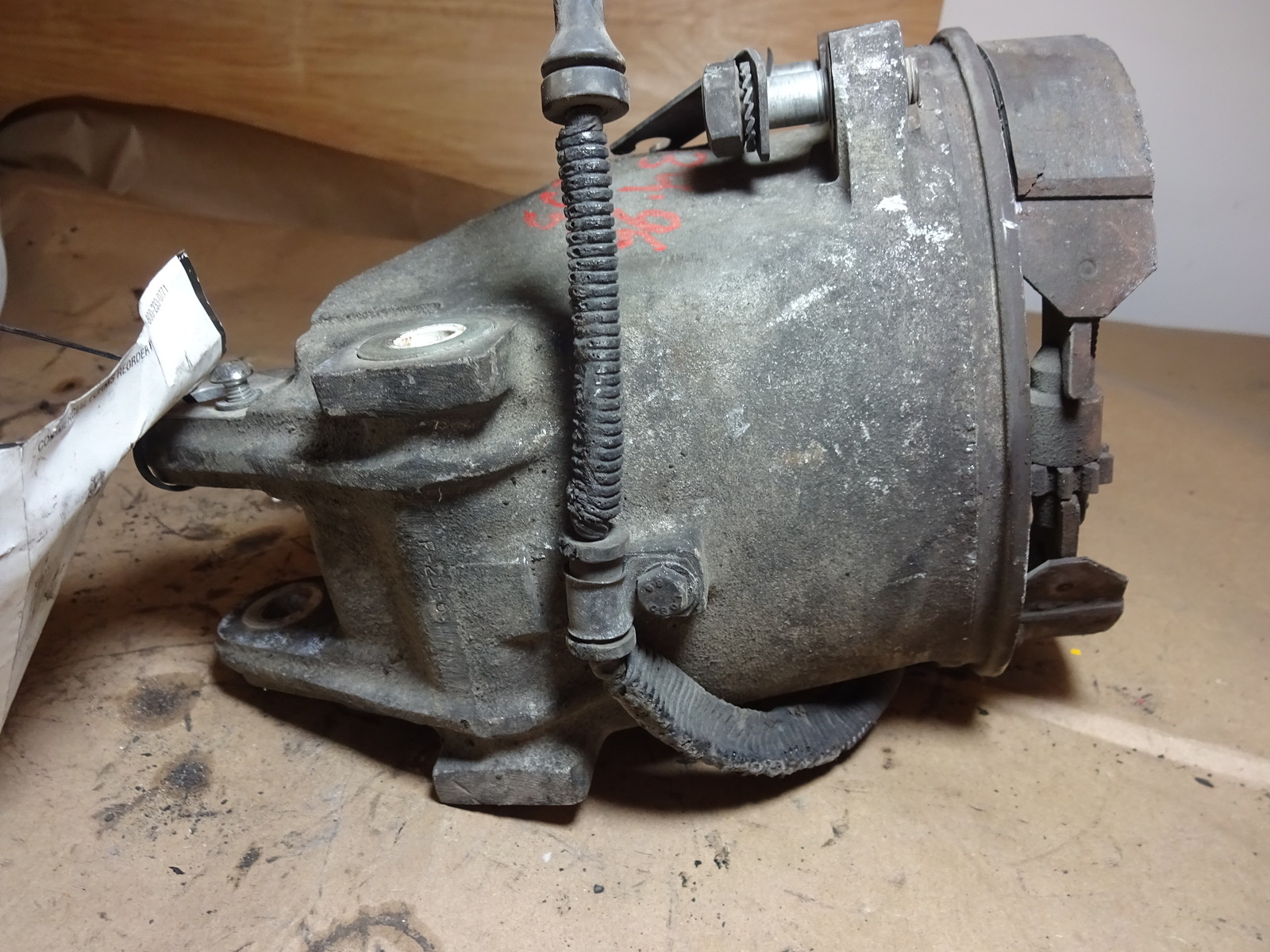 Ferrari 355 - LH Left Rear Hub Spindle / Steering Knuckle Holder # 162939