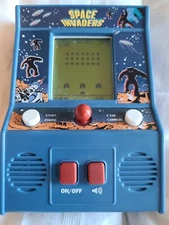 SPACE INVADERS Classic Atari Arcade Console 09527 Taito - Excellent 