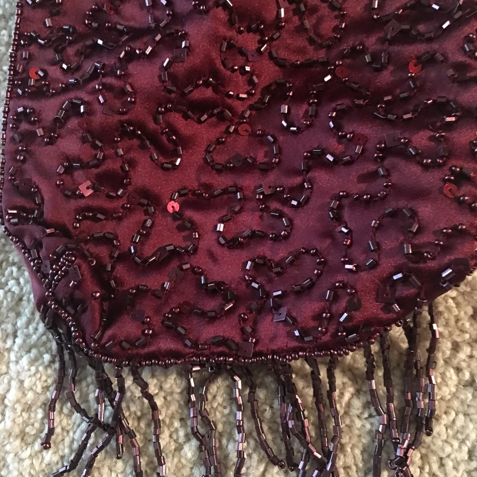 👛Newport News Cartera de Noche Color Granate Cuentas ¡Hermosa! Foto 3 de 4