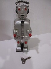 Robot ST 1 Wind Up- all Tin--Works Made in Germany