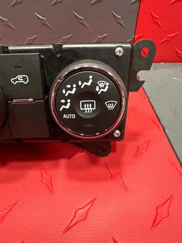 2008-2010 Saturn Vue HVAC Heater AC Climate Temperature Controls OEM#25891706 - Picture 4 of 6