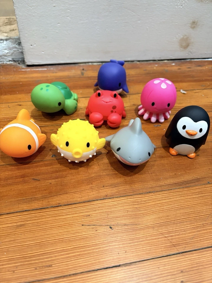 Lote de brinquedos para banheira Munchkin Ocean Bath Squirts pacote com 9, 9+meses - Imagem 2 de 3