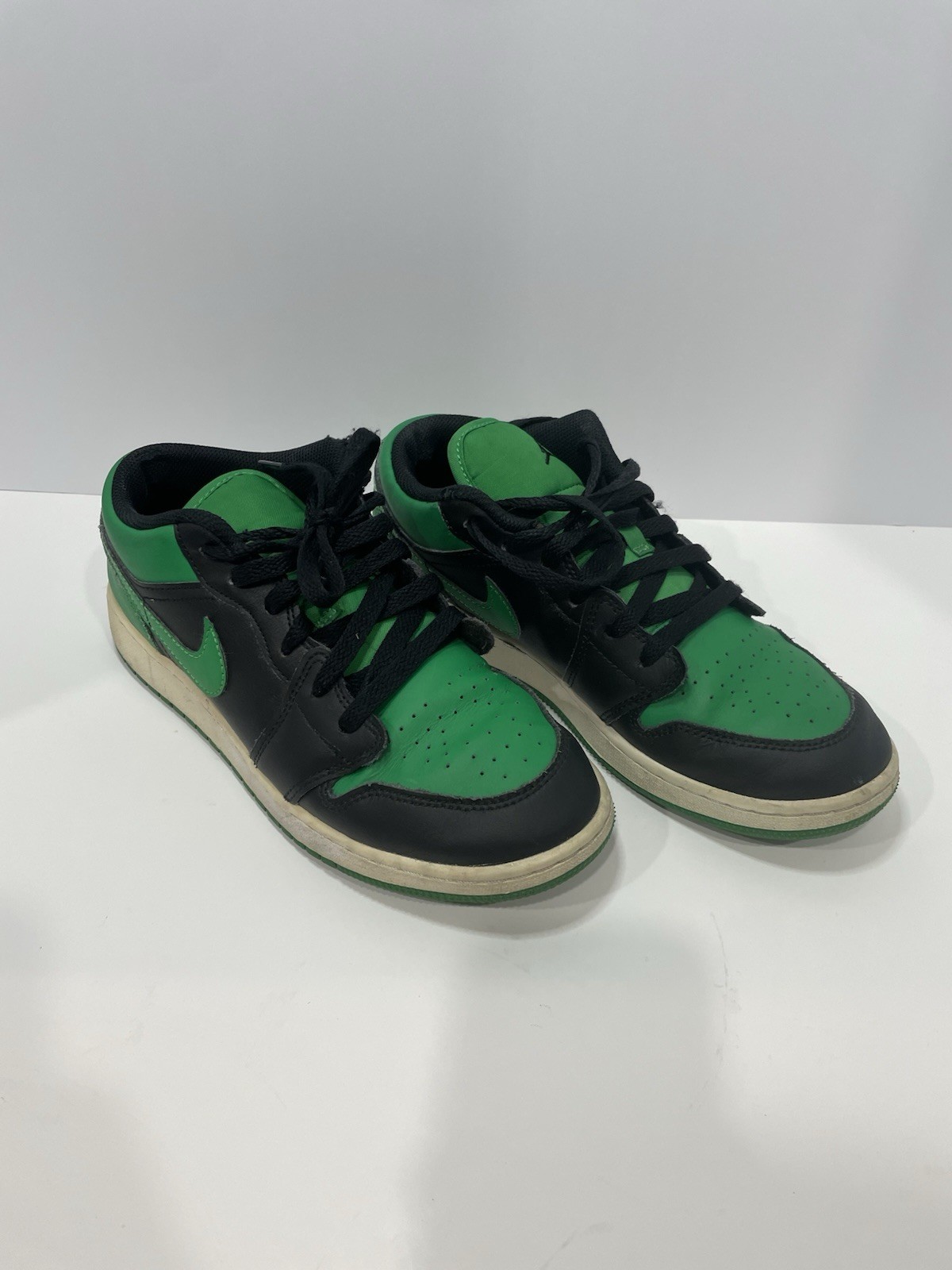 Nike Air Jordan 1 Green Black Retro Low OG Size 6.5 Y