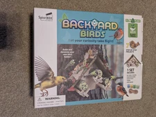 SPICEBOX BACKYARD BIRDS FEEDER BRAND NEW BUILD YOUR OWN BIRD FEEDER AND DECORATE