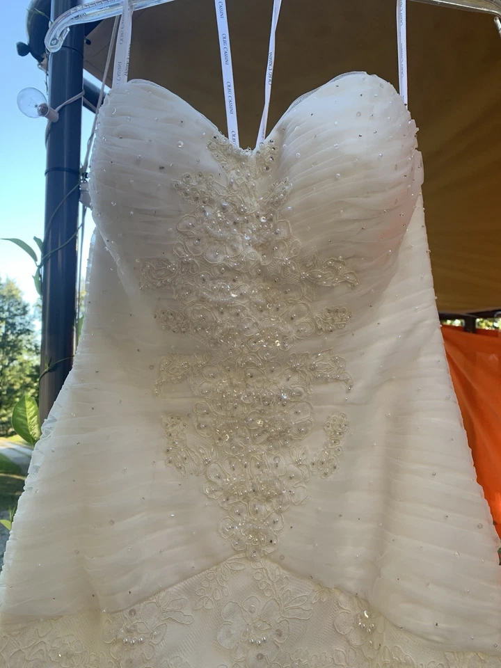 Oleg Cassini Wedding Dress Size 4 - Image 4 of 4