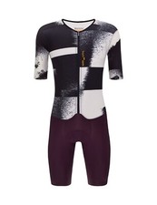 Traje de piel para hombre MADSS V1 en bodega de Santini