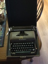 Vintage 1950s  Remington Travel-Rite Portable Typewriter in Original Carry Case thumbnail