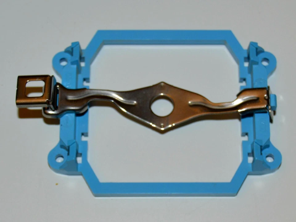 ZALMAN ZF9225ATH CPU Heat Sink w/ FAN MATE 2 Controller, A1225L12S-2 Fan - Image 4 of 4