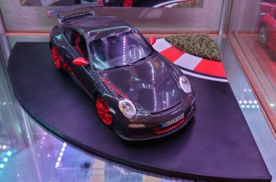 3D bedruckte Rennstrecke 90 Grad Kurve mit Gras Formel 1, Strecke Tag 1:18 Maßstab