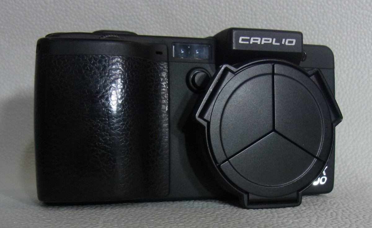 RICOH CAPLIO GX100,10MP,3X,2.5inc,f/2.5,BK Excellent from JAPAN