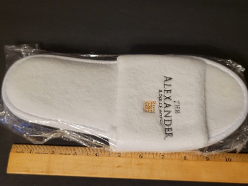 The Alexander Hotel Indianapolis Indiana Souvenir Room White Slippers OSFM - NEW - Picture 8 of 8