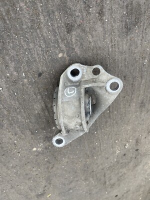 VAUXHALL ASTRA K MK7 REAR AXLE MOUNT RIGHT DRIVER SIDE 39029212  