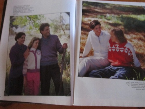 WOMAN'S DAY KNITTING PATTERN BOOK WINTER KNITS 87 THE FAMILY ALBUM * MUST SEE - Picture 2 of 2