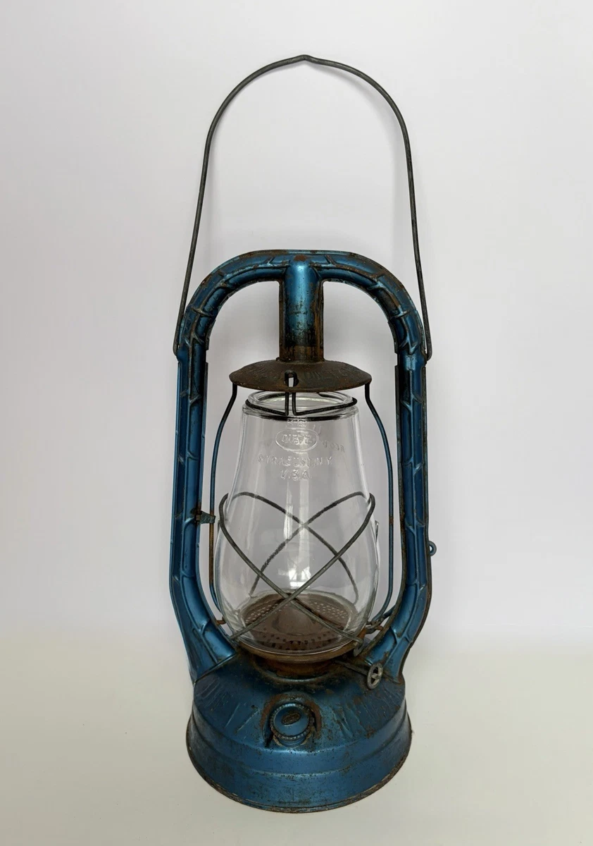 Dietz Monarch Lantern In Collectible Railroad Lanterns & Lamps for