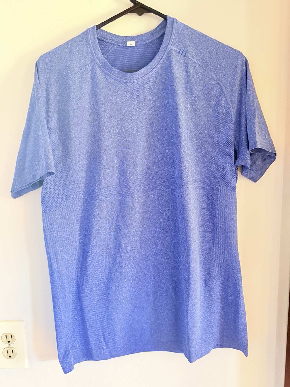 Medium - Men - Lululemon Metal Vent Tech Short Sleeve Shirt