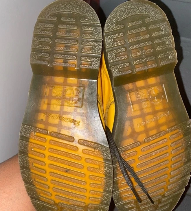 Amarillo 1460 Dr Martens Talla 9 EE. UU. Foto 2 de 3